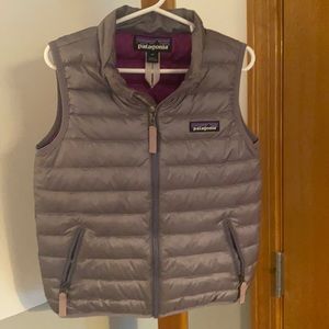 Patagonia Down Sweater Vest. Light purple/lilac. 4T. Perfect condition!